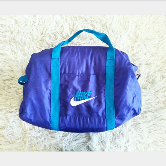 vintage nike duffle bag